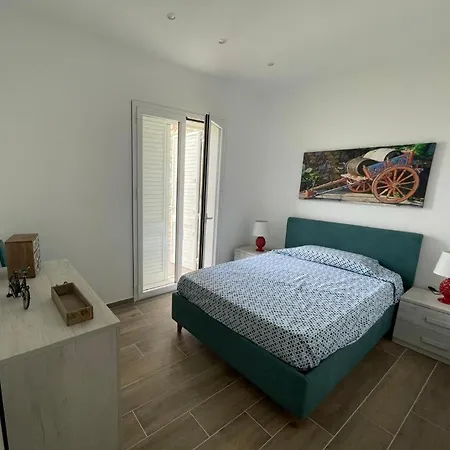Manu Villa
